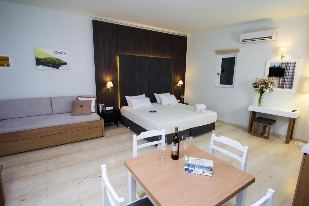 Elia Stalos Apartments Екстер'єр фото
