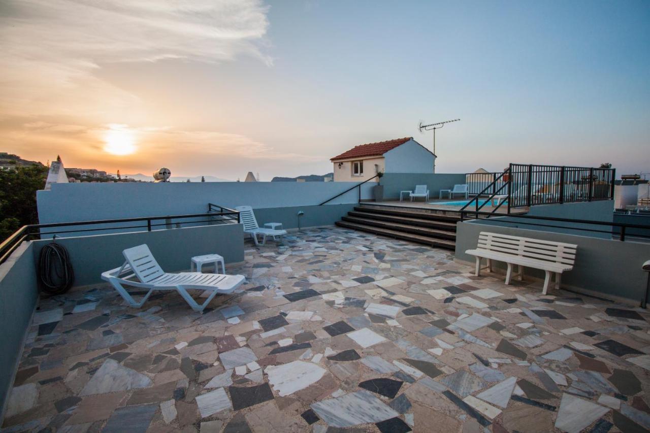 Elia Stalos Apartments Екстер'єр фото